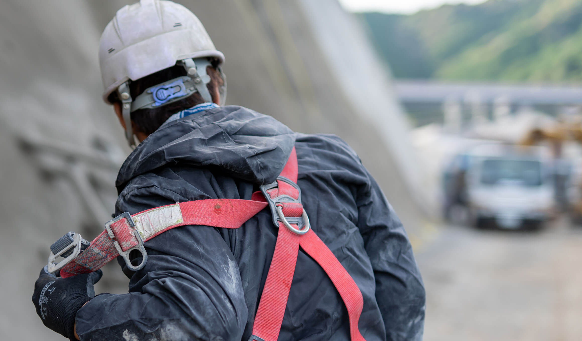作業を行うスタッフ